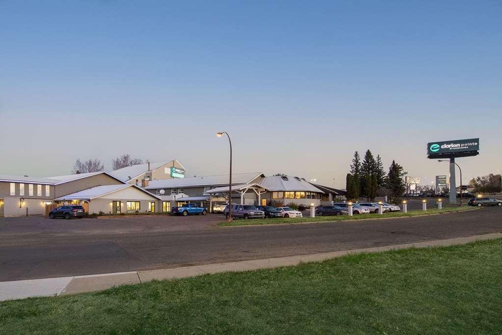 Clarion Pointe Hotel Medicine Hat Exterior foto