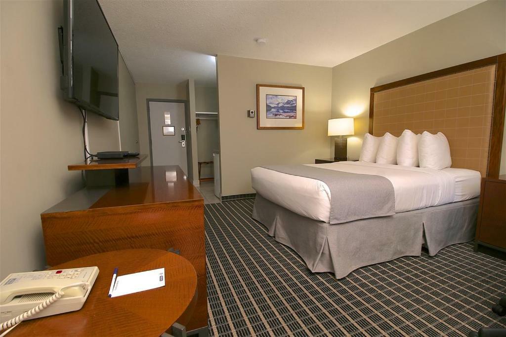 Clarion Pointe Hotel Medicine Hat Exterior foto